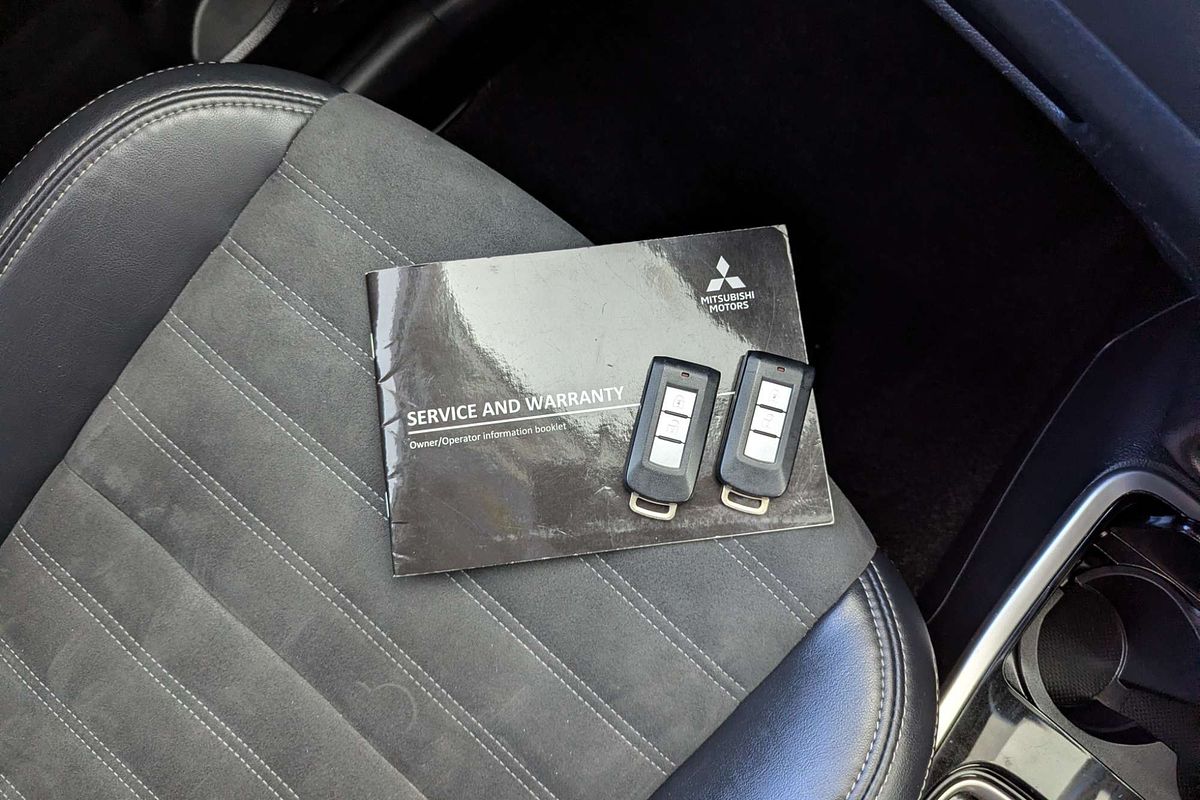 2020 Mitsubishi Outlander LS ZL