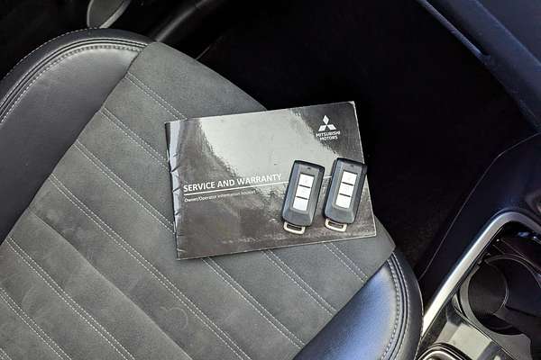 2020 Mitsubishi Outlander LS ZL