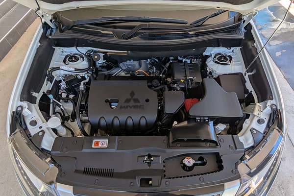 2020 Mitsubishi Outlander LS ZL