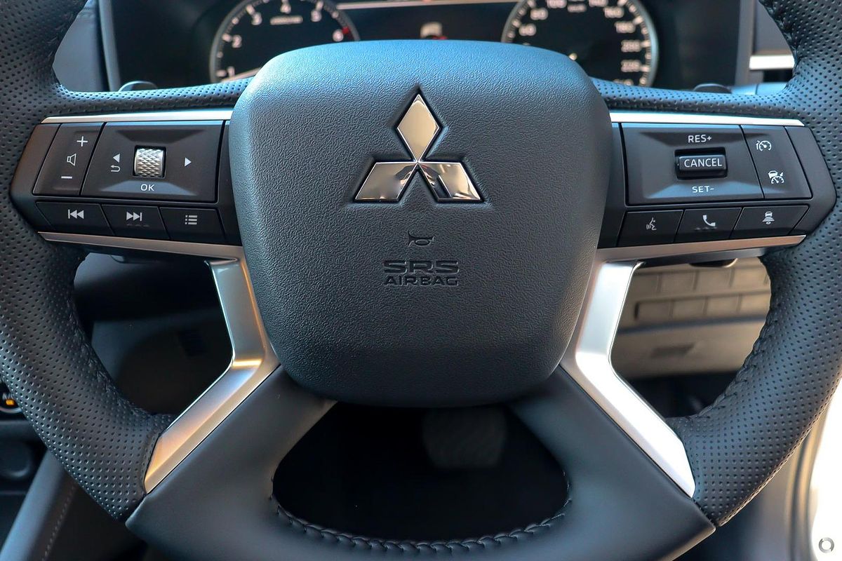 2025 Mitsubishi Outlander LS ZM