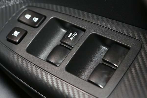 2023 Mitsubishi Eclipse Cross PHEV ES YB