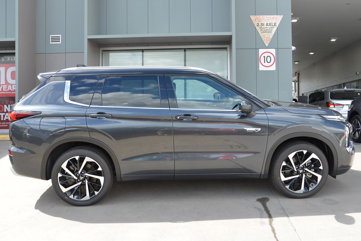 2024 Mitsubishi Outlander PHEV Exceed Tourer ZM