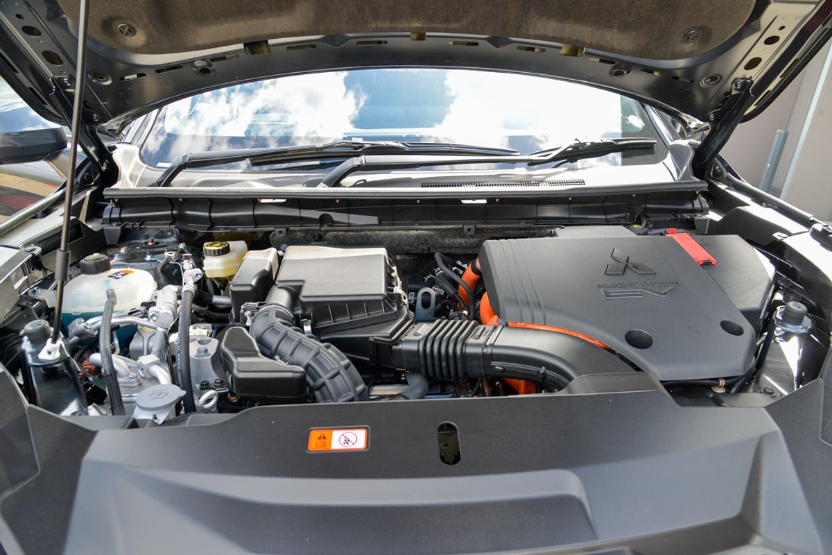 2024 Mitsubishi Outlander PHEV Exceed Tourer ZM