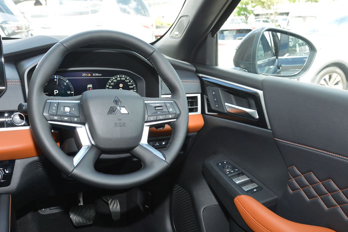 2024 Mitsubishi Outlander PHEV Exceed Tourer ZM