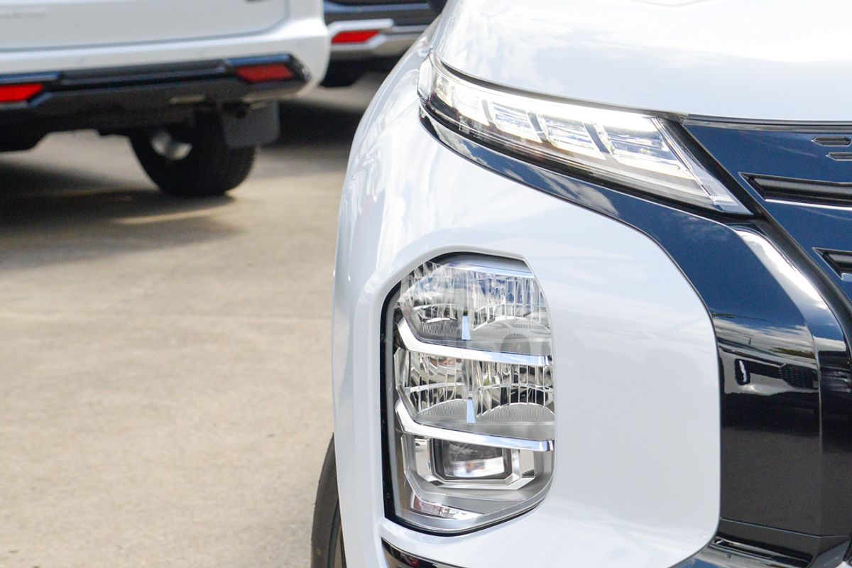 2024 Mitsubishi Outlander PHEV GSR ZM