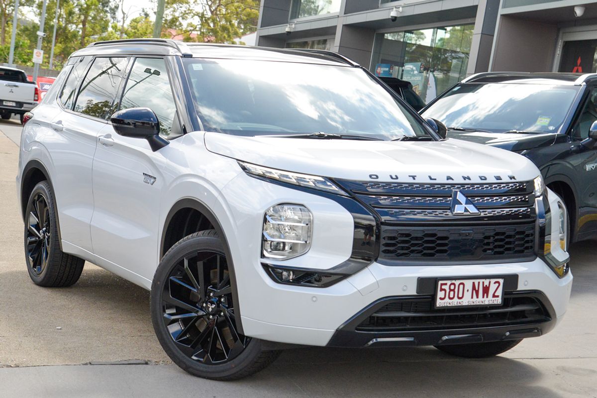 2024 Mitsubishi Outlander PHEV GSR ZM