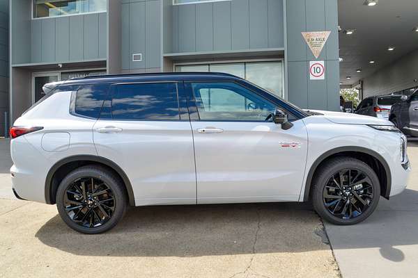 2024 Mitsubishi Outlander PHEV GSR ZM