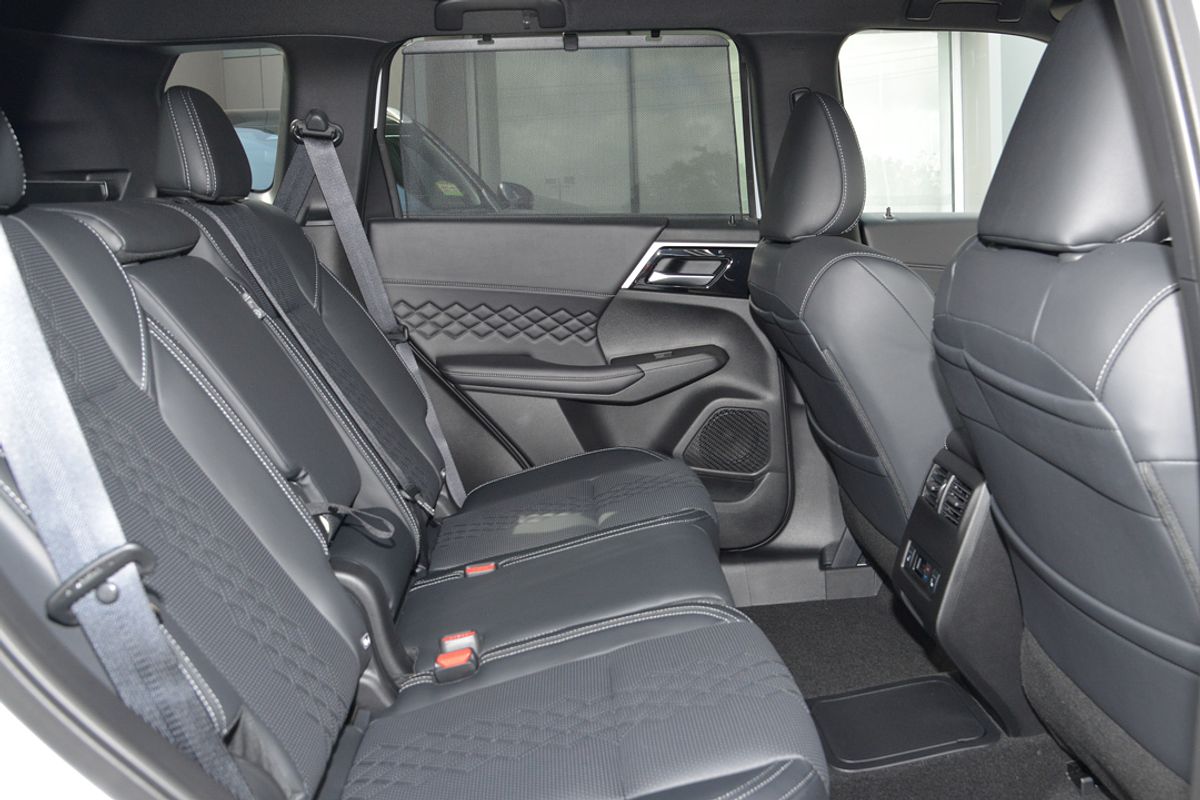 2024 Mitsubishi Outlander PHEV GSR ZM