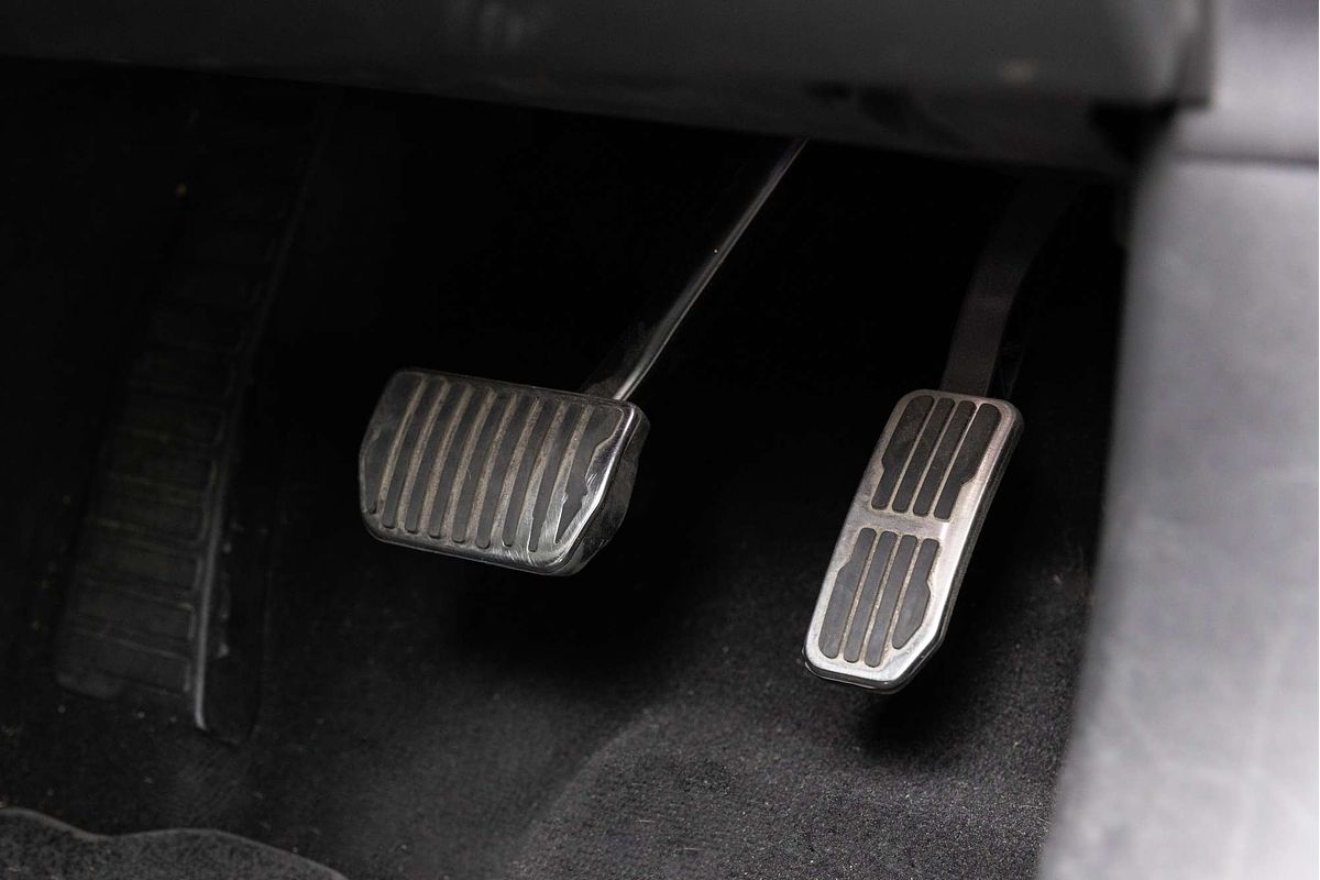 2017 Land Rover Range Rover Velar D240 R-Dynamic SE L560