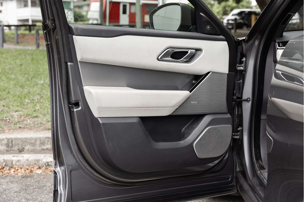 2017 Land Rover Range Rover Velar D240 R-Dynamic SE L560