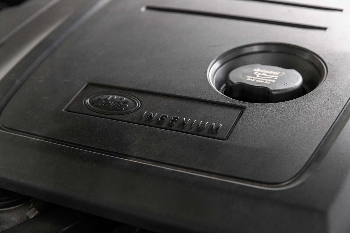 2017 Land Rover Range Rover Velar D240 R-Dynamic SE L560