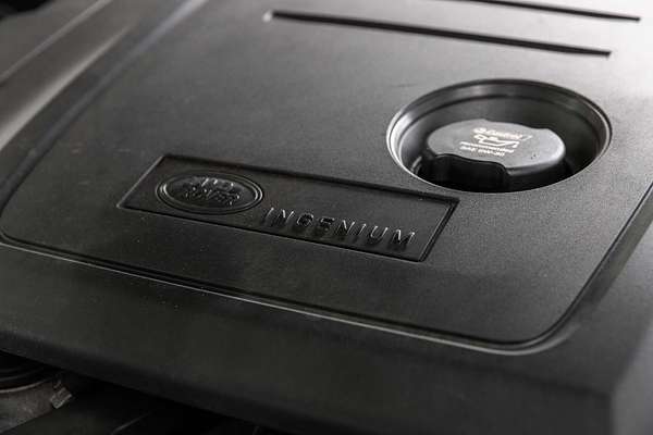 2017 Land Rover Range Rover Velar D240 R-Dynamic SE L560