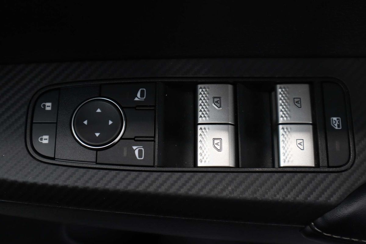 2023 Mitsubishi Outlander ES ZM