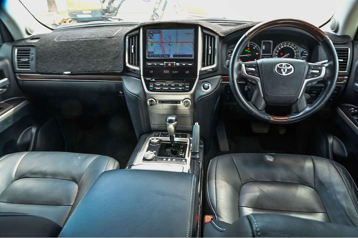 2019 Toyota Landcruiser Sahara VDJ200R