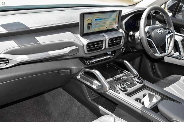 2025 LDV D90 Executive SV9A