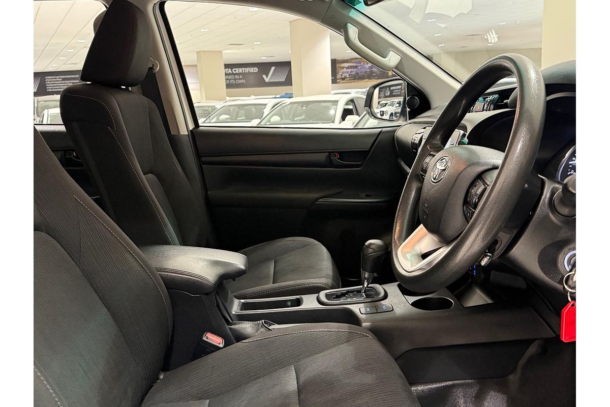 2022 Toyota Hilux SR GUN126R