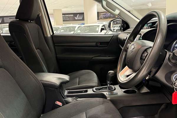 2022 Toyota Hilux SR GUN126R