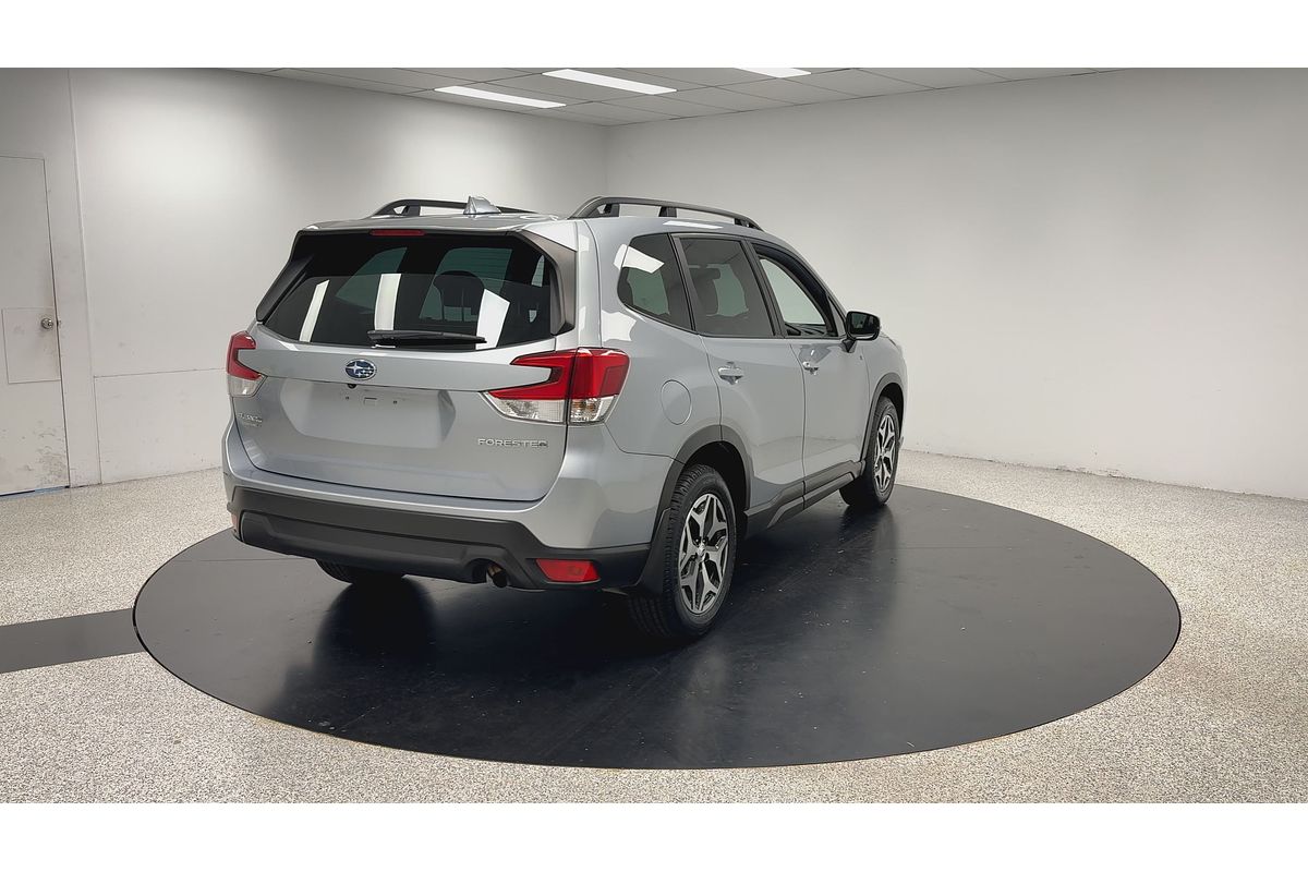 2023 Subaru Forester 2.5i 50 Years Edition S5