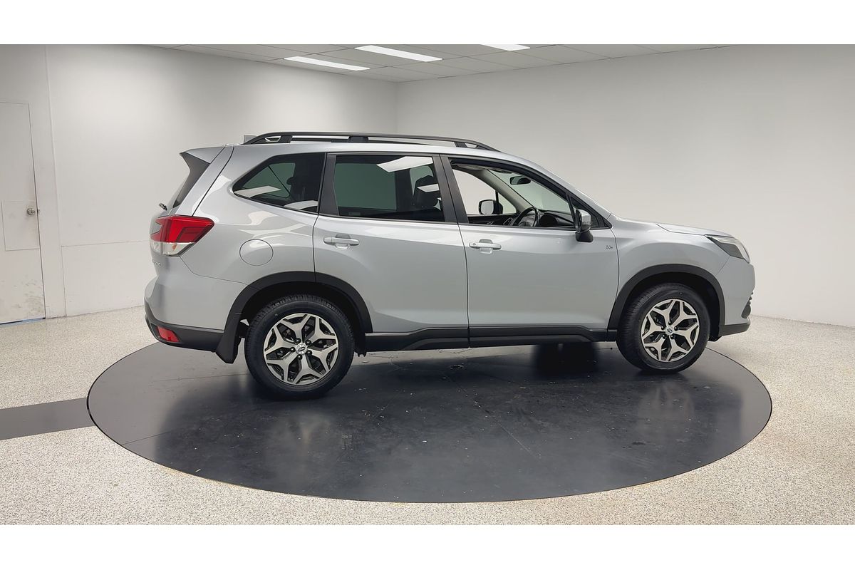 2023 Subaru Forester 2.5i 50 Years Edition S5