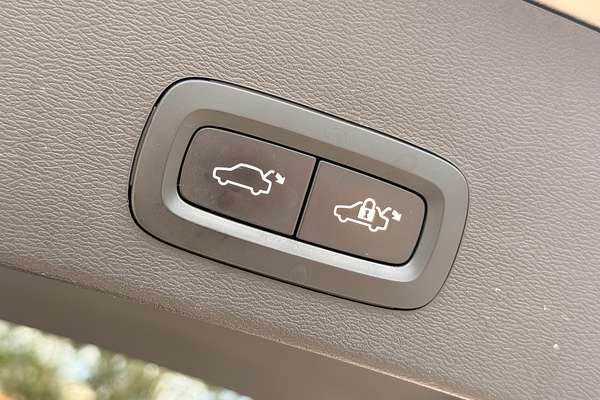 2022 Volvo XC40 Recharge Twin Pure Electric