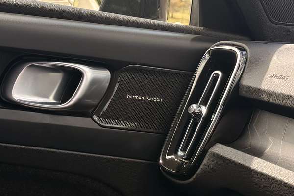 2022 Volvo XC40 Recharge Twin Pure Electric