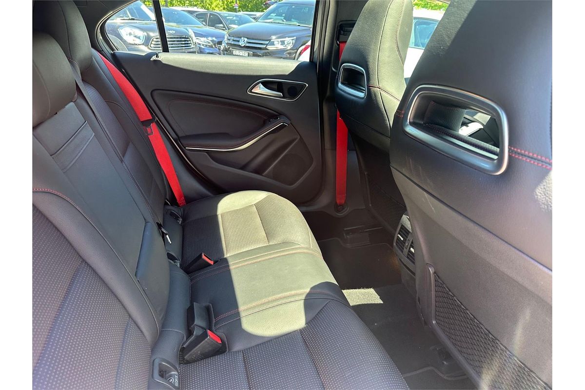 2016 Mercedes-Benz 250 SPORT 4MATIC 176 MY16