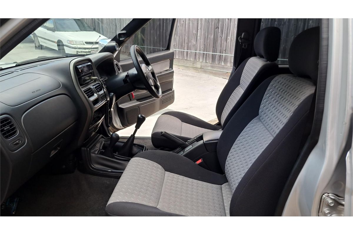 2014 Nissan Navara ST-R (4x4) D22 SERIES 5 4X4