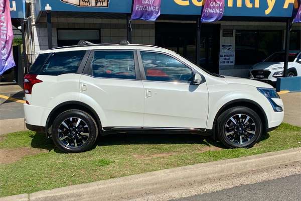 2021 Mahindra XUV 500