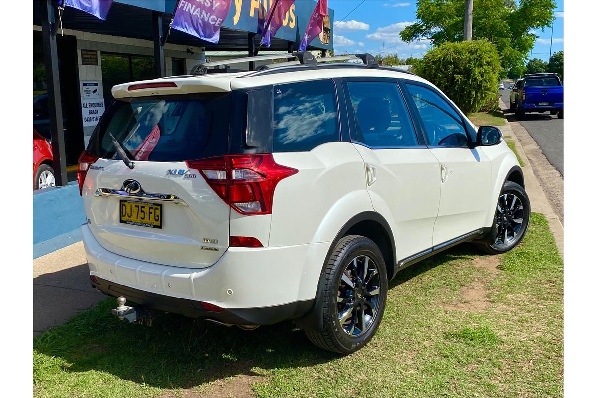 2021 Mahindra XUV 500