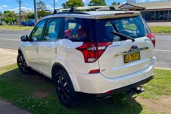 2021 Mahindra XUV 500