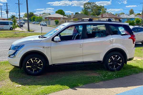 2021 Mahindra XUV 500