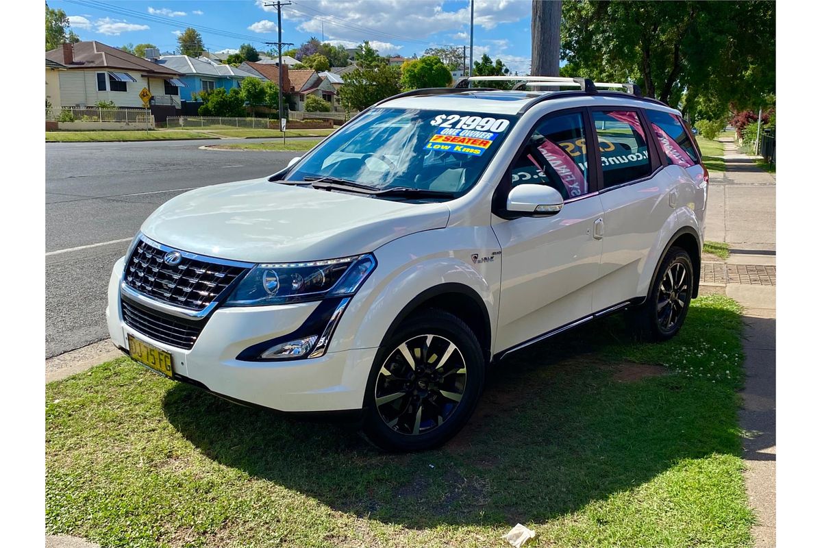 2021 Mahindra XUV 500