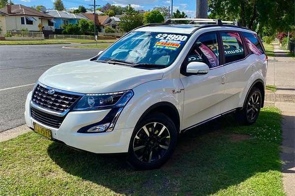 2021 Mahindra XUV 500