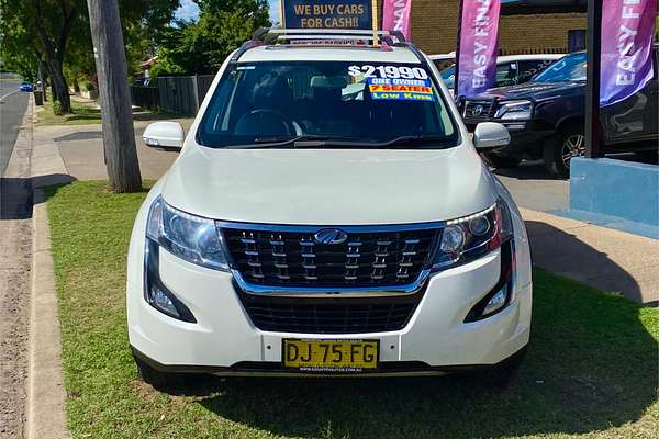 2021 Mahindra XUV 500