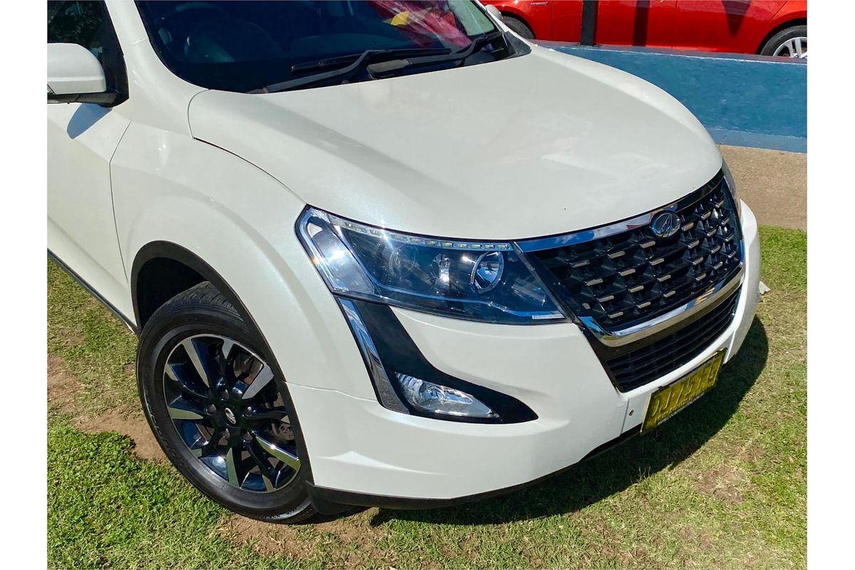 2021 Mahindra XUV 500