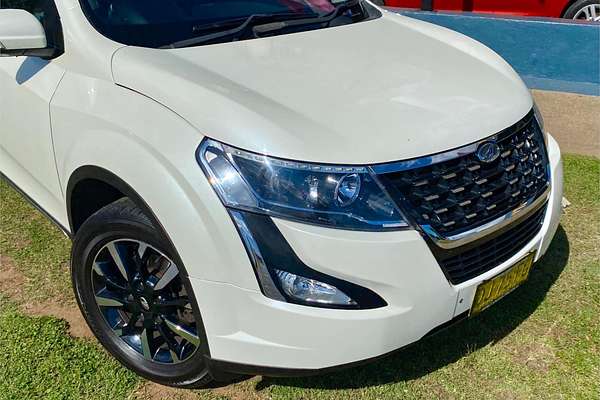 2021 Mahindra XUV 500