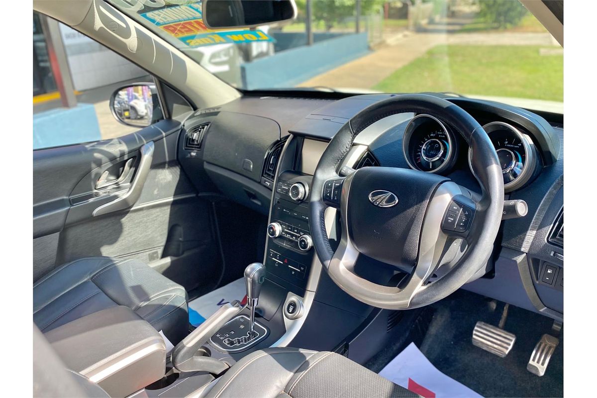 2021 Mahindra XUV 500