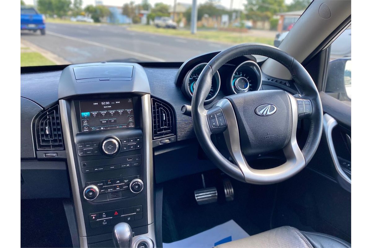 2021 Mahindra XUV 500