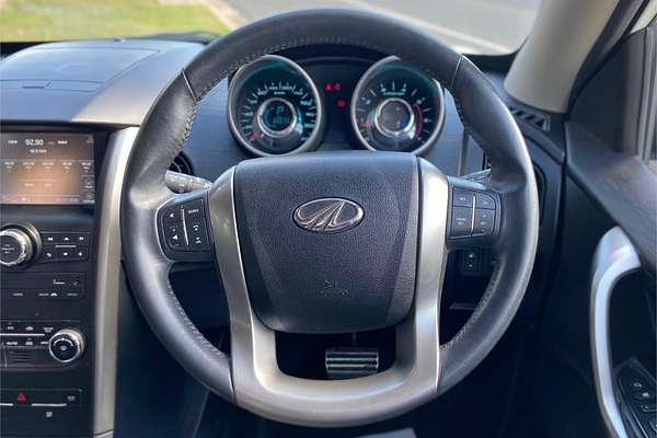 2021 Mahindra XUV 500