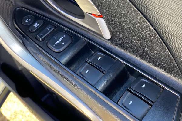 2021 Mahindra XUV 500