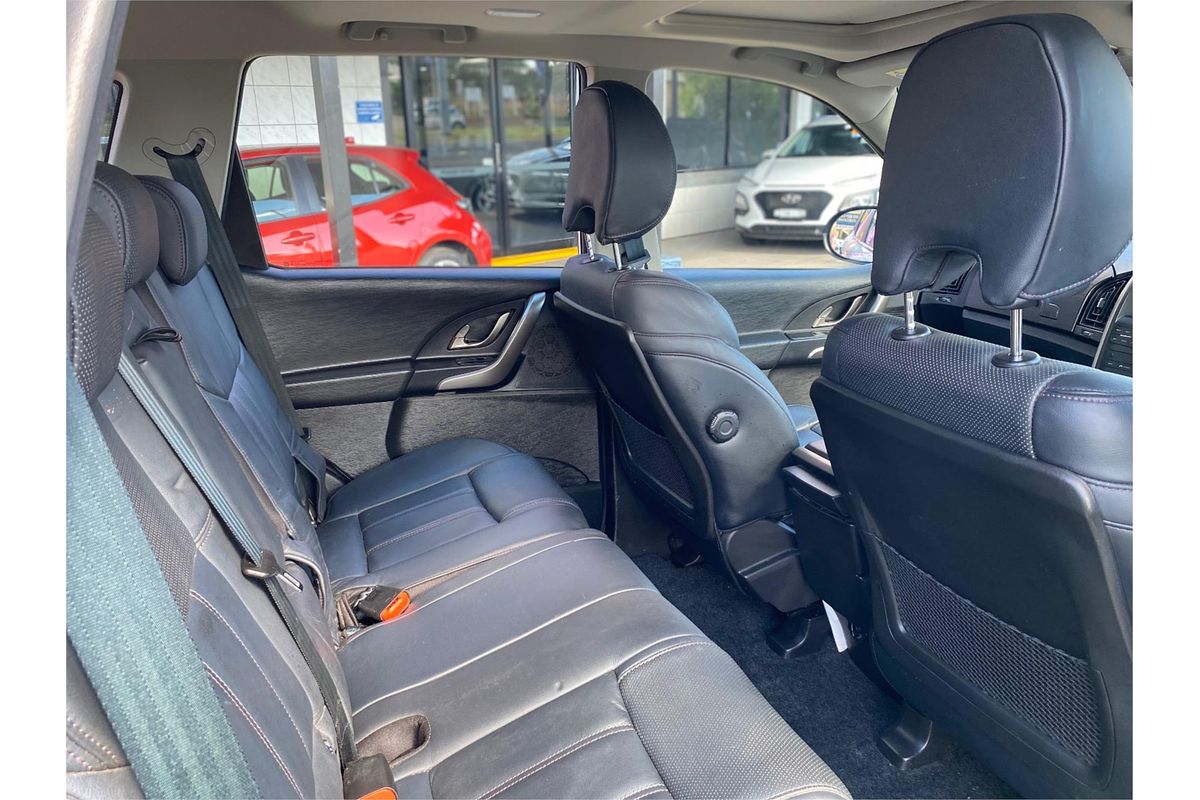 2021 Mahindra XUV 500