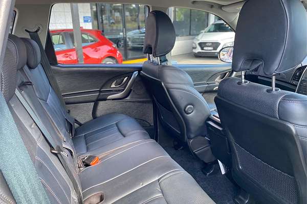 2021 Mahindra XUV 500