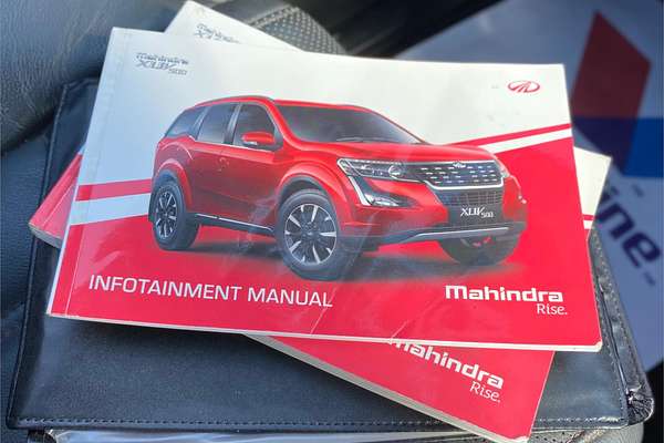 2021 Mahindra XUV 500