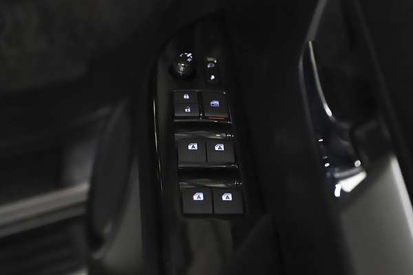 2024 Toyota Hilux SR5 48V GUN126R 4X4