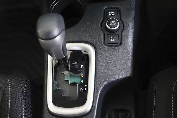 2024 Toyota Hilux SR5 48V GUN126R 4X4