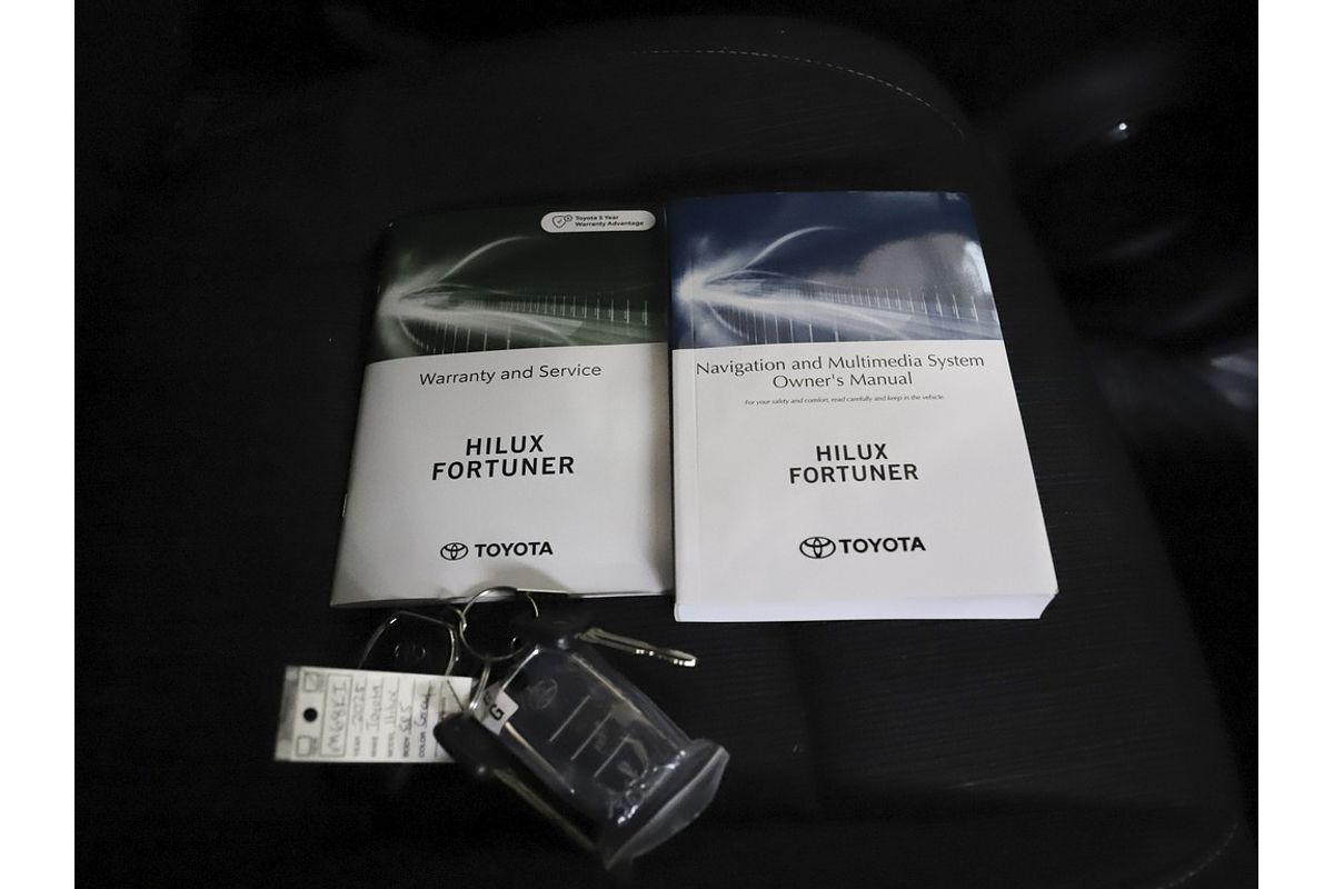 2024 Toyota Hilux SR5 48V GUN126R 4X4