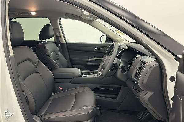 2024 Nissan Pathfinder Ti R53