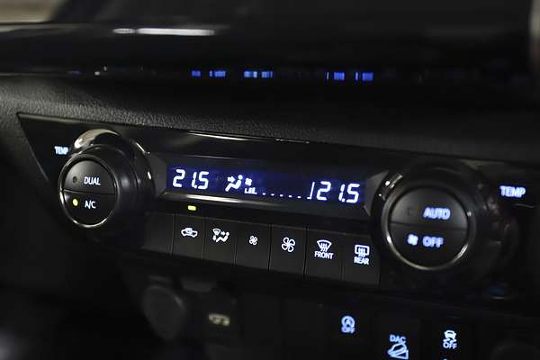 2024 Toyota Hilux SR5 48V GUN126R 4X4