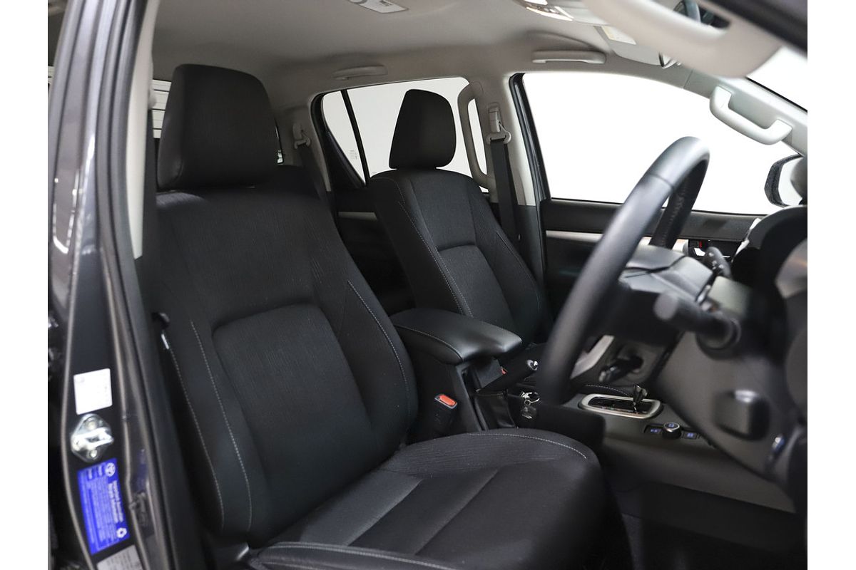 2024 Toyota Hilux SR5 48V GUN126R 4X4