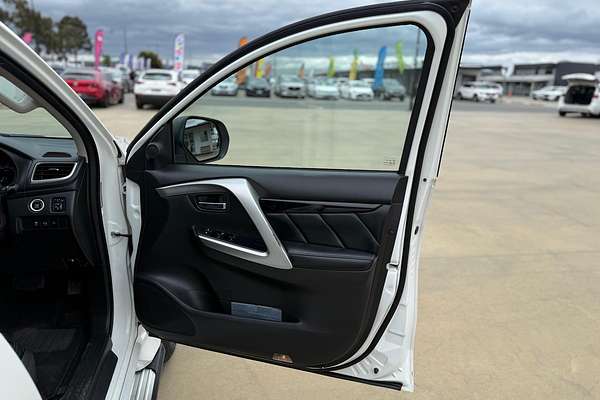 2019 Mitsubishi Pajero Sport Black Edition QE